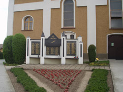 Vlen hroby - pietn msto kostel tpnkovice
